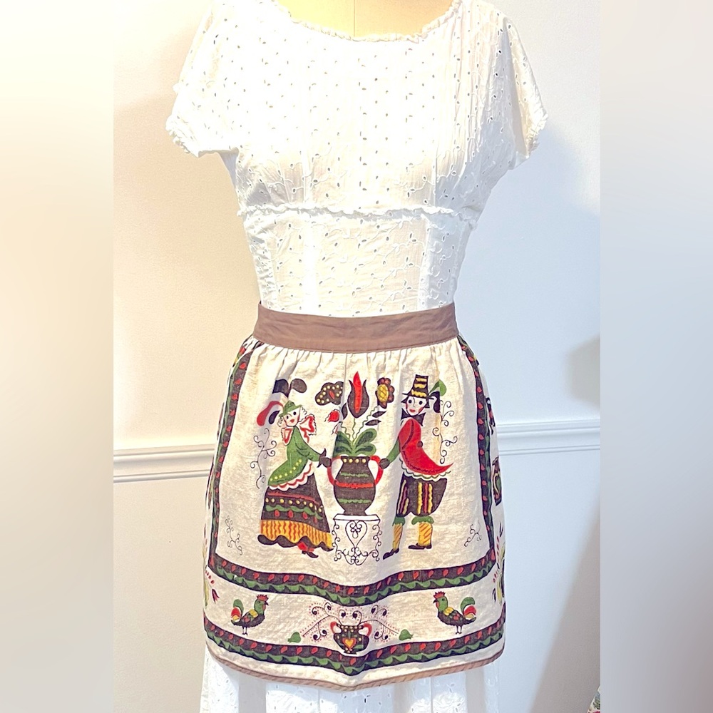 Vintage apron Pennsylvania Dutch pure linen 1960s